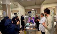 برگزاری جشن تولد برای یکی از بیماران بستری در بخش PICU