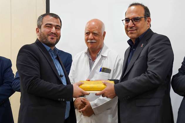 حضور دکتر نادر توکلی رئیس دانشگاه علوم پزشکی ایران در مراسم تودیع و معارفه مدیران سابق و جدید مرکز