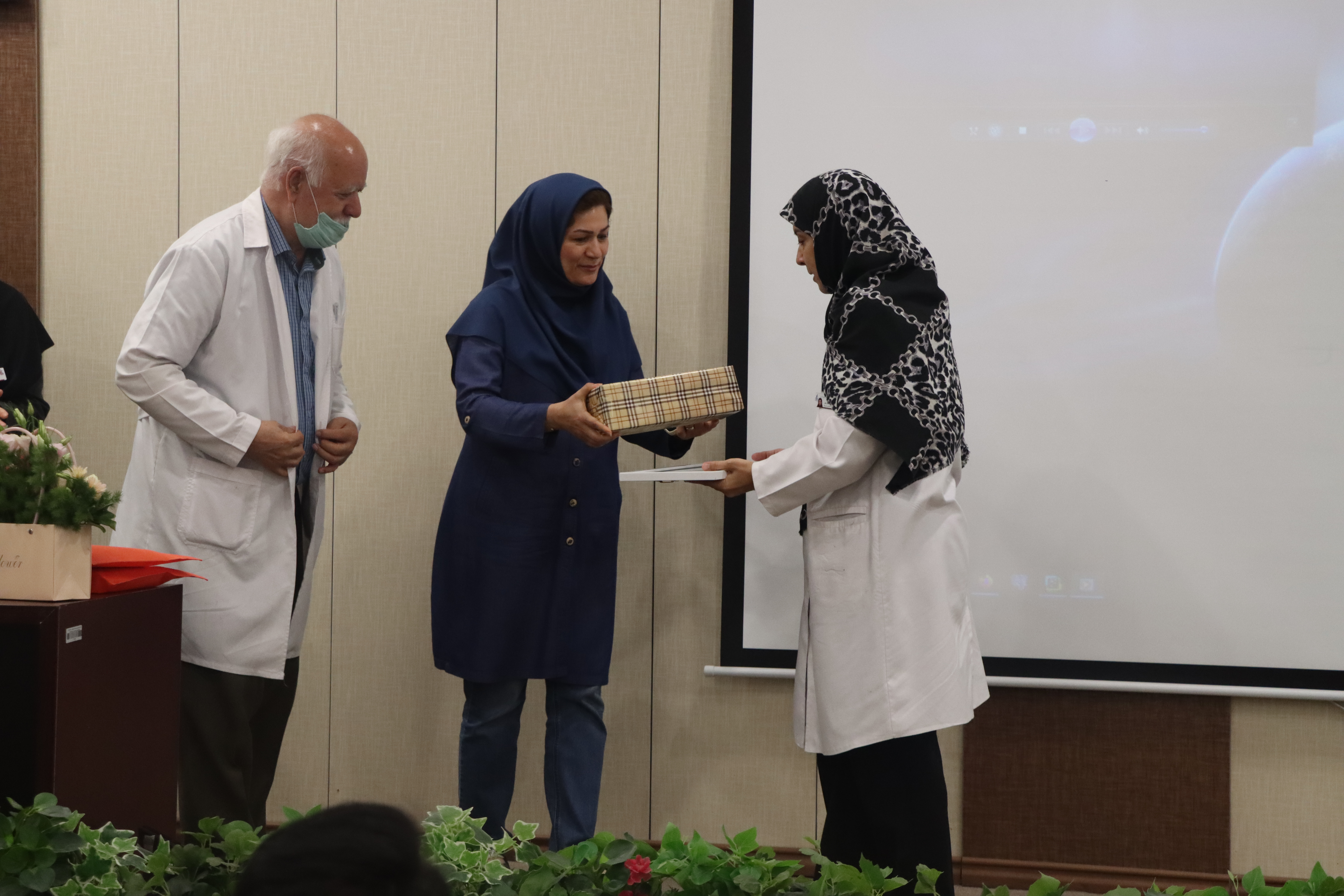 برگزاری مجمع عمومی گروه کودکان و تقدیر از مدیر گروه